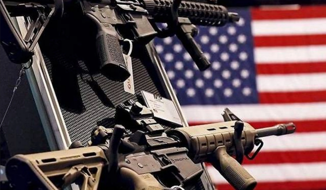 Buscan que jóvenes de 18 años puedan comprar armas en Florida