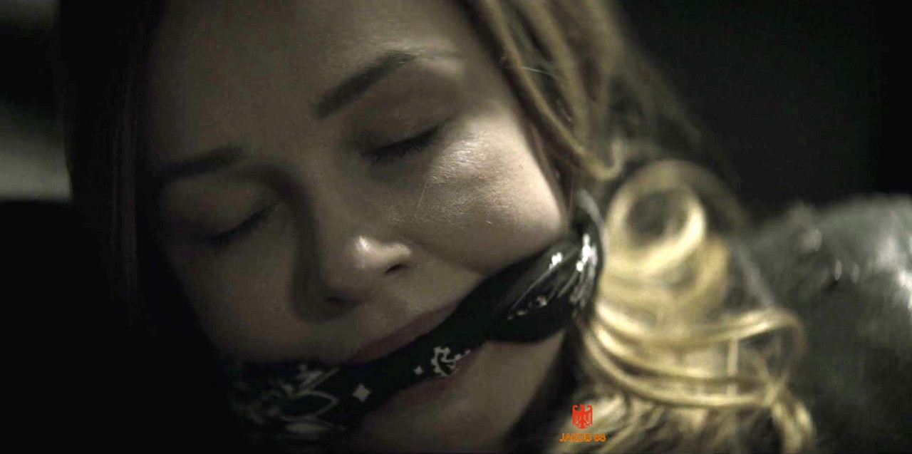 Ambyr Childers - You S2E5