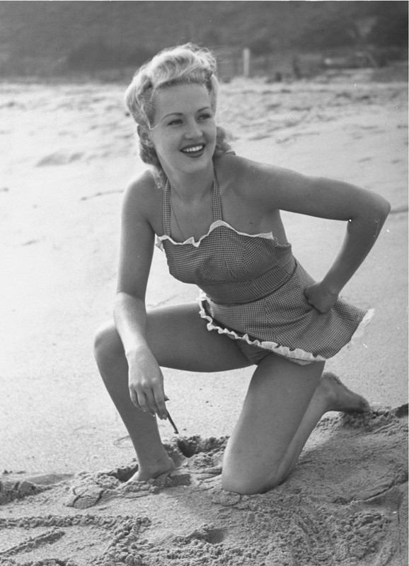 betty_grable_b37