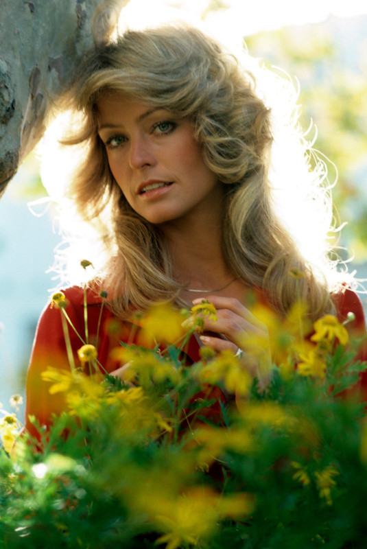 FarrahFawcett_mb49
