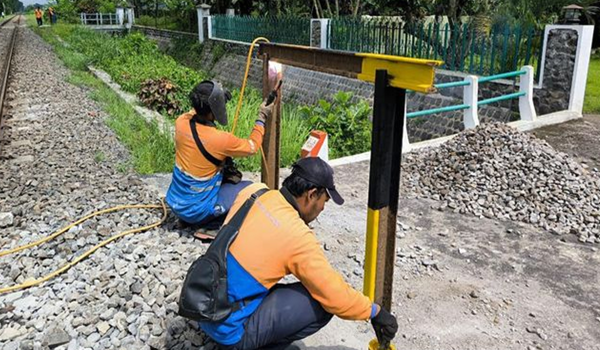 Cegah Tragedi! PT KAI Daop 8 Surabaya Tutup 19 Perlintasan Liar Sepanjang 2025! Cegah Tragedi! PT KAI Daop 8 Surabaya Tutup 19 Perlintasan Liar Sepanjang 2025!