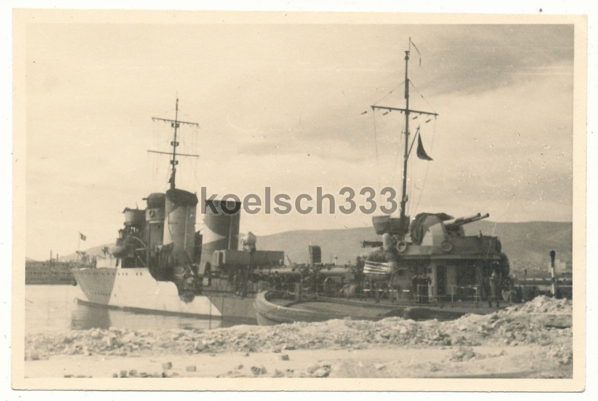 Foto italienischer Zerstörer im Hafen von Athen Griechenland Kri