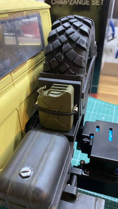 66DCD859-E076-40BE-8A1C-063029E39B05_1_201_a