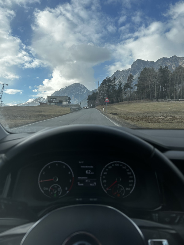 B9F0DE7C-3AEF-425C-BC14-D907C8D8F0B3