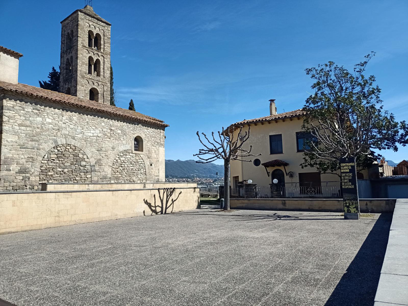 Parc del Torrent - ombra i bancs