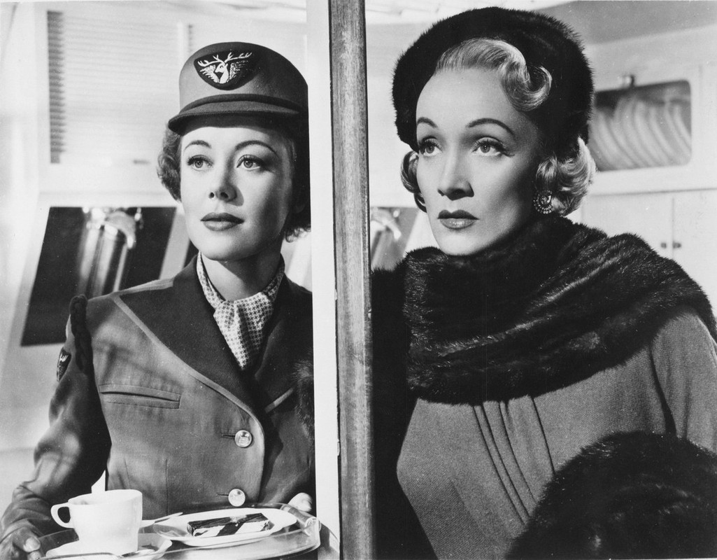 Marlene_Dietrich_b73