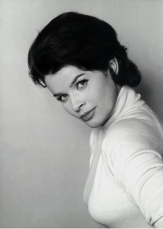 Senta_Berger_ma87