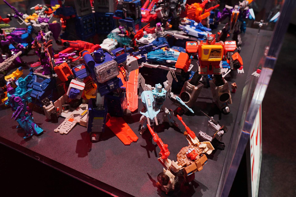 SDCC2016-Transformers-Titans-Return-044