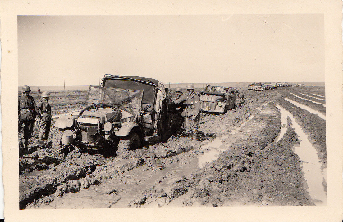 Wehrmacht Rußland leichte LKW Kübelwagen PKW Vor