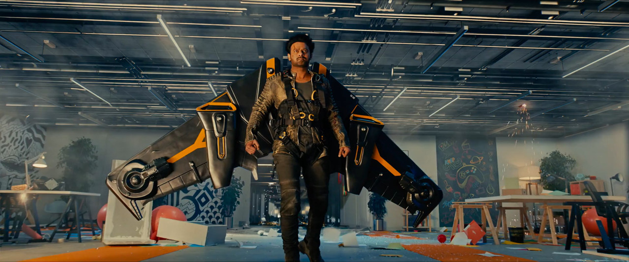 Saaho 2019 WebRip [Hindi + Tamil + Telugu + Malayalam + Kannada] 480p, 720p, 1080p ESub Screenshot