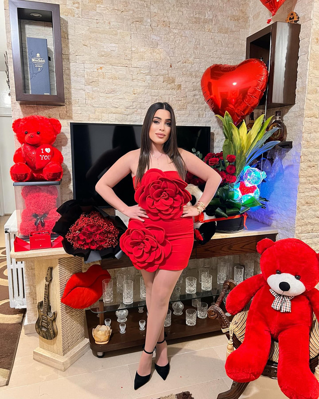 صور إليسا أندونيان 2025 - فضايح مثيرة | إليسا أندونيان سكس 2026! Elissaandonian-1756229967890