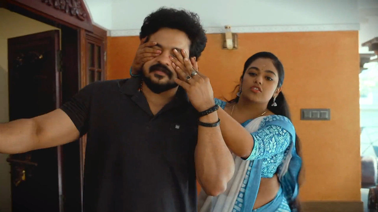 Reshmi Soman Sexy Tummy in Saree mp4 snapshot 01 07 984