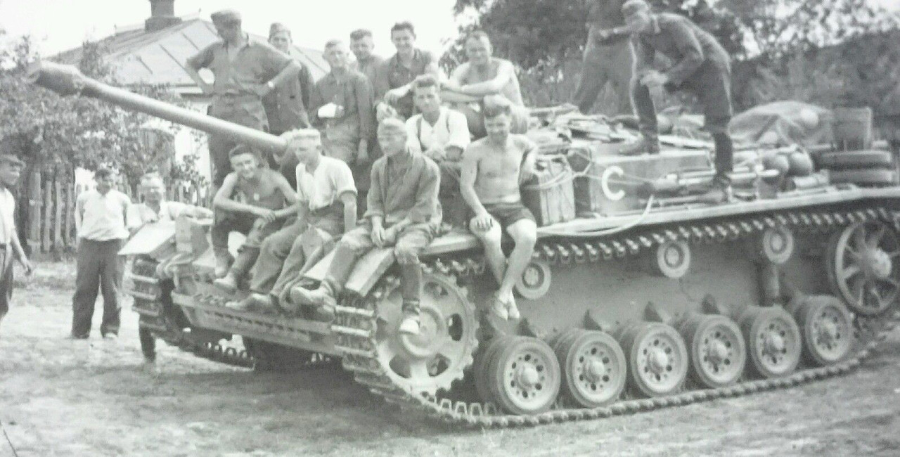 Foto 080 Panzer Tank Sturmgeschütz Kennung Russl