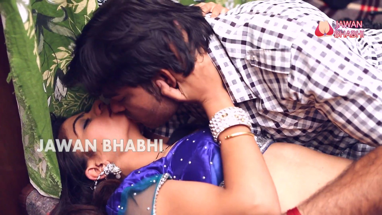 Garam Bhabhi Ki Bra Utari Tailor Ne.mp4_snapshot_04.22_[2021.09.25_15.51.31]