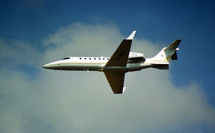 Ilustrasi - Pesawat LearJet45 milik Angkatan Udara Meksiko jatuh setelah lepas landas.