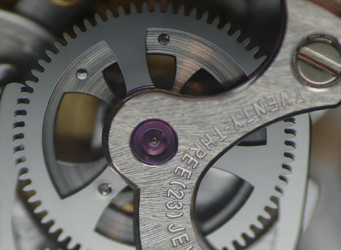 Breguet - Chronographe à rattrapante ref. 5947 Breguet-5947-splitsecond-chronograph-v0-1n19orzon96e1