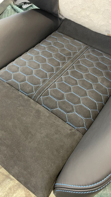 Crafted_RS4_Seats_00