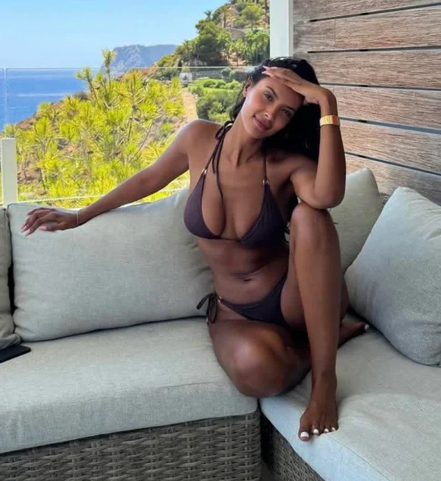[Εικόνα: her-pics-recently-have-been-amazing-v0-d...fnef1.webp]