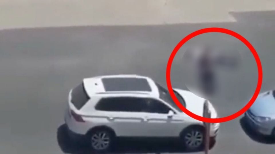 FUERTE VIDEO: A plena luz del día, un hombre asesina a su exesposa y exsuegro por este motivo