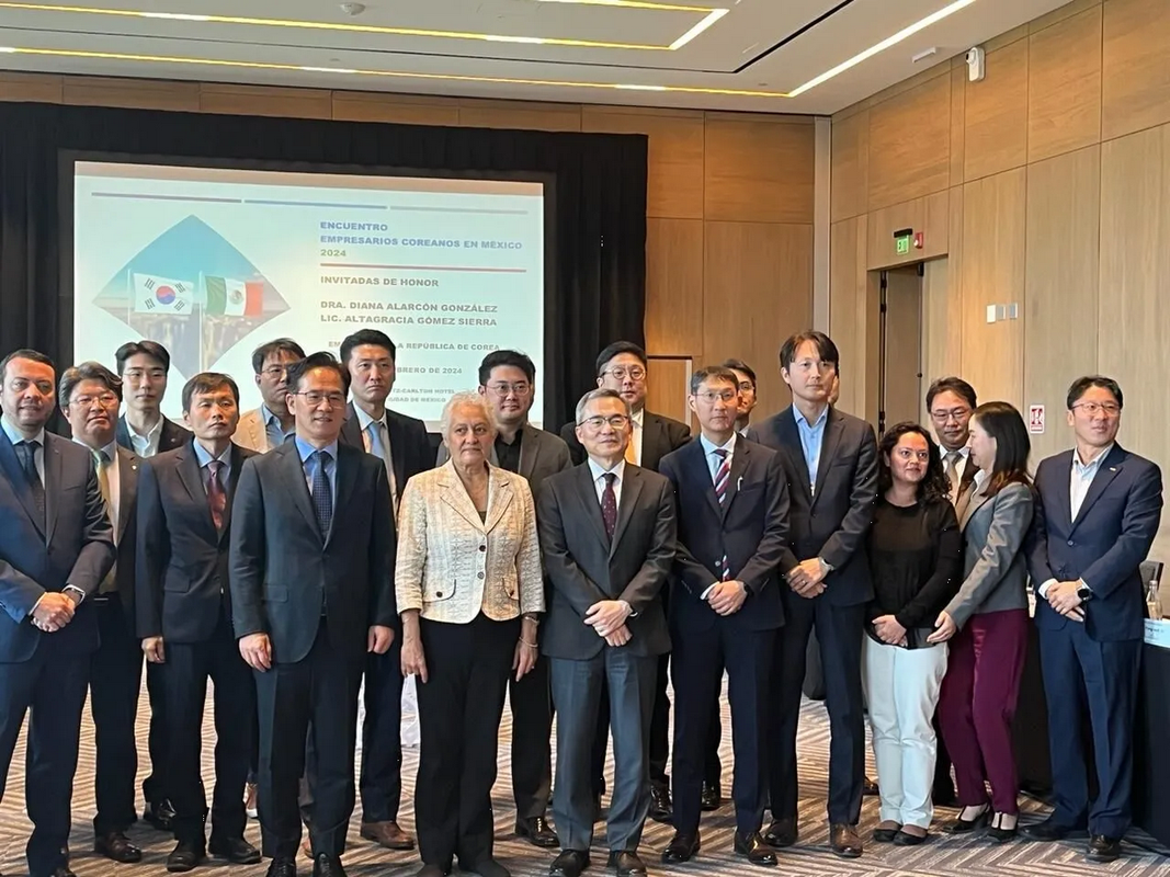 Equipo de Claudia Sheinbaum se reúne con empresarios de Corea del Sur