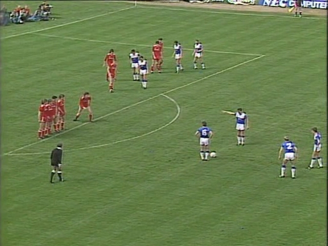 FA Cup 1985/1986 - Final - Liverpool Vs. Everton (480p) (Inglés) Captura-3