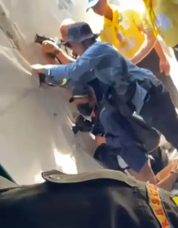 o-J52b3vd8-CLNa-XBTq-HUr