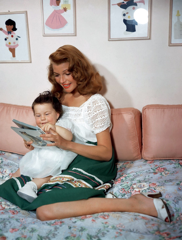 rita_hayworth_i18