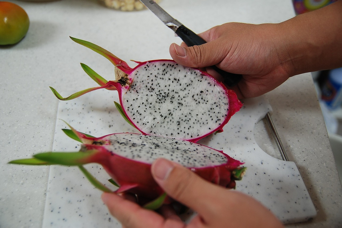 cut-open-dragon-fruit.jpg