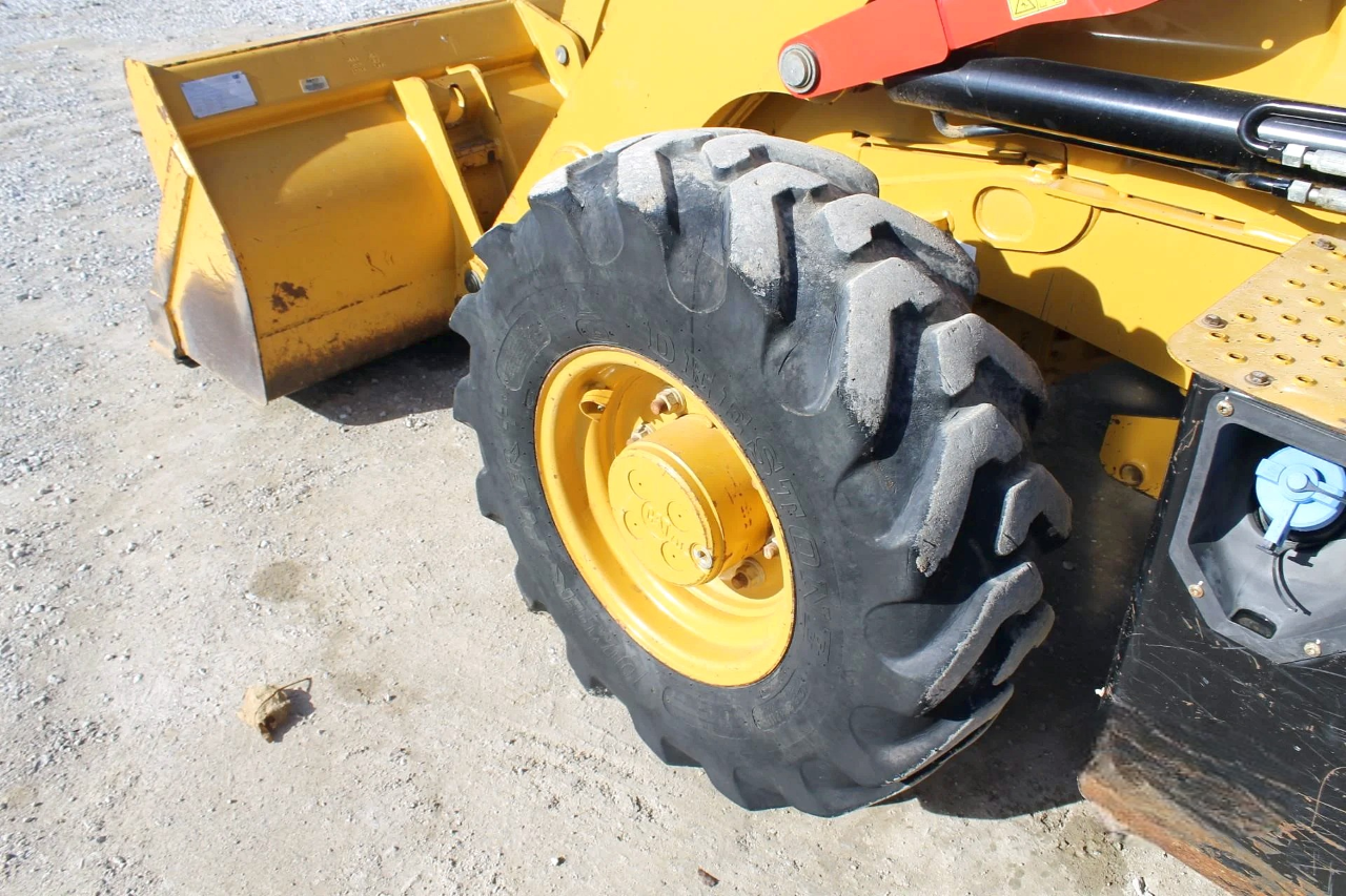 Vehicle thumbnail 25