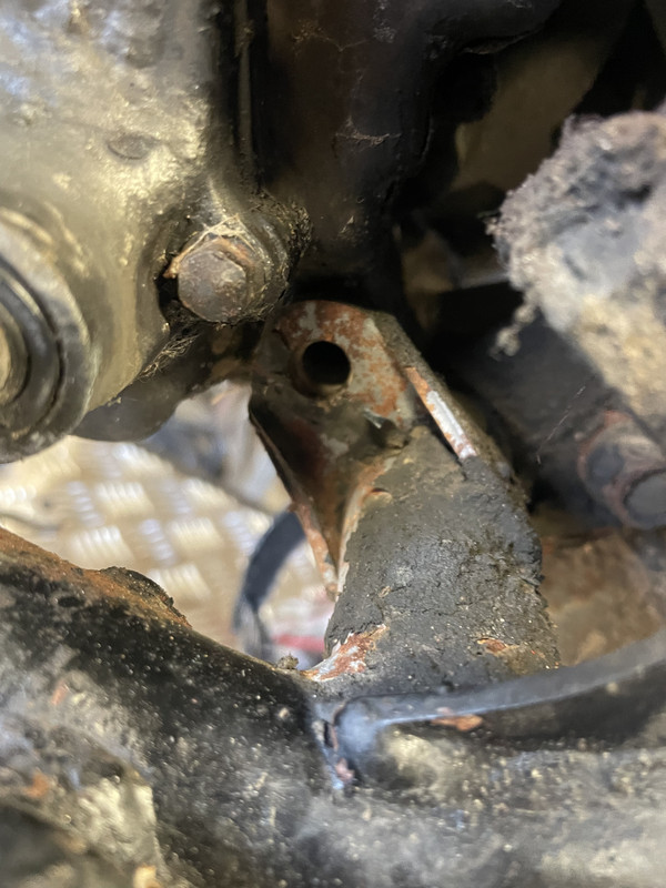 D8BDB6E0-3D81-47A5-A6B8-01A57E2FBC91