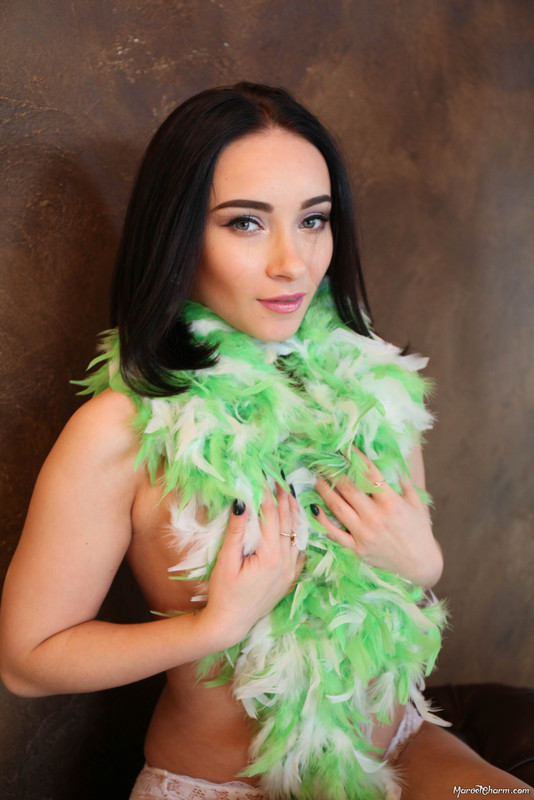 MarvelCharm_Alice-Feathered-017