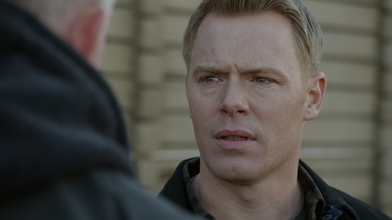 The.Blacklist.S07E17.Brothers.1080p.10bit.AMZN.WEB-DL.AAC5.1.HEVC-Vyndros.mkv_snapshot_26.11_[2020.0