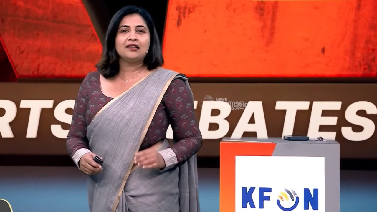 News Reader Sethu Lakshmi Sexy Huge Boobs in Saree and other Costumes mp4 snapshot 00 25 656