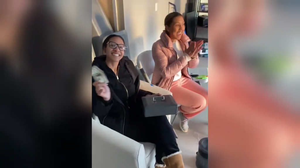 [Image: aa9v0sx5wl6e.png]