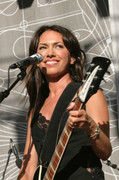 susanna-hoffs-b20
