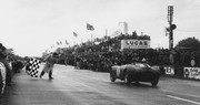 24 HEURES DU MANS YEAR BY YEAR PART ONE 1923-1969 - Page 33 54lm04-F375-P-Froilan-Gonzalez-Maurice-Trintignant-1