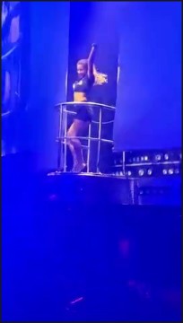 [Image: Voyeur41025125947.jpg]