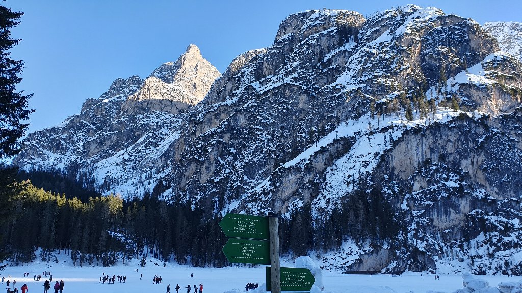 DOLOMITAS: NIEVE Y MERCADOS NAVIDEÑOS EN NOCHEVIEJA - Blogs de Italia - LAGO DI BRAIES- LAGO MISSURINA- CORTINA DE AMPEZZO- BRUNICO (4)