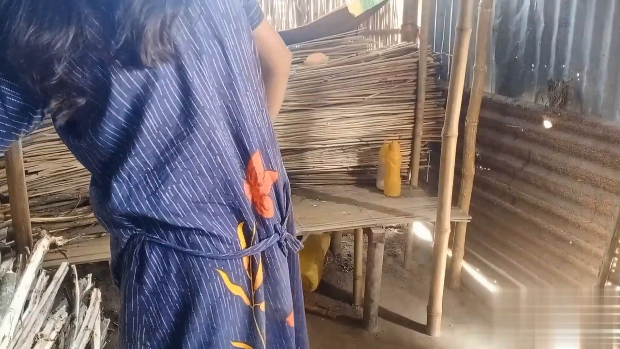 Indian Village Bhabhi.mp4_snapshot_00.16.666