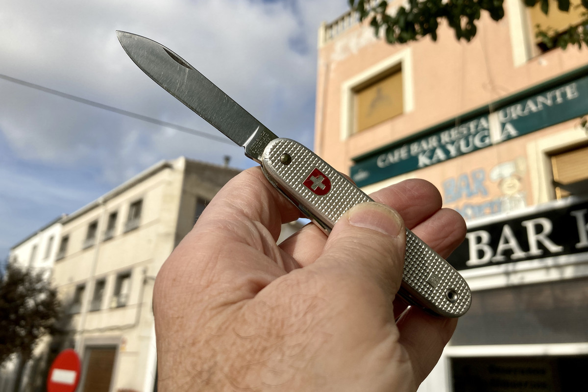 6D89BEE2-21EE-4BD4-84F1-09818F41FADD