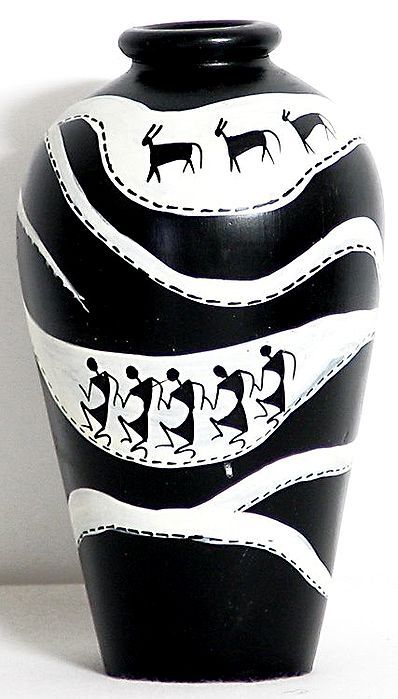 blacknwhiteurn.jpg
