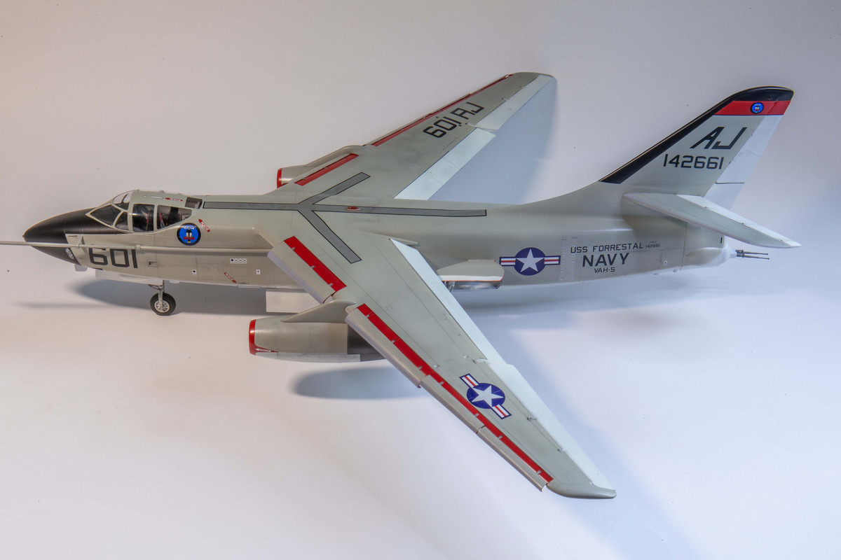 TA-3B Skywarrior Strategic Bomber - TRUMPETER 1/48