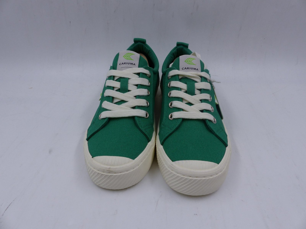 CARIUMA COMFORTABLE WOMENS LOW TOP PANTONE IN COLOR GREEN SNEAKER IN SIZE 7.5