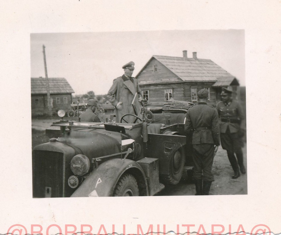 Fotos Russland Wehrmacht General im Horch 901 Kübelwagen an der Front