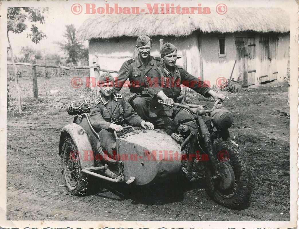 Russland Wehrmacht mit BMW R75 Motorrad Gespann Schlamm Ketten Zündapp 1943