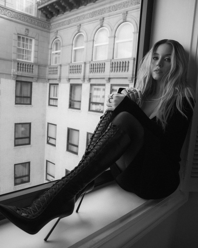 سيدني سويني تبهر معجبيها بصور جديدة  Sydney-sweeney-1719064059343