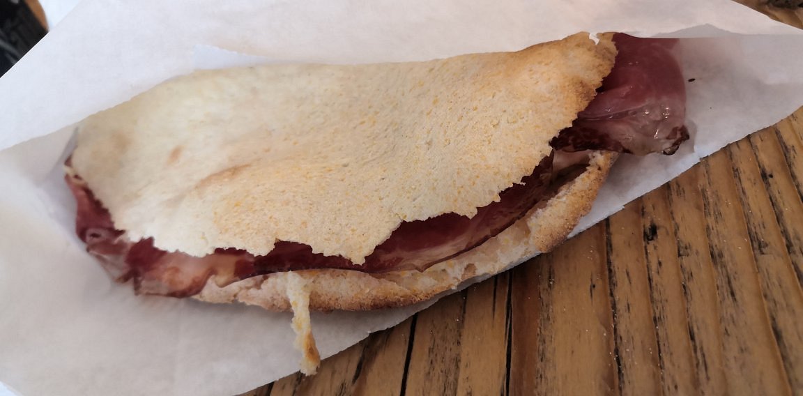 4. Salame, stracchino, filetti di melanzana