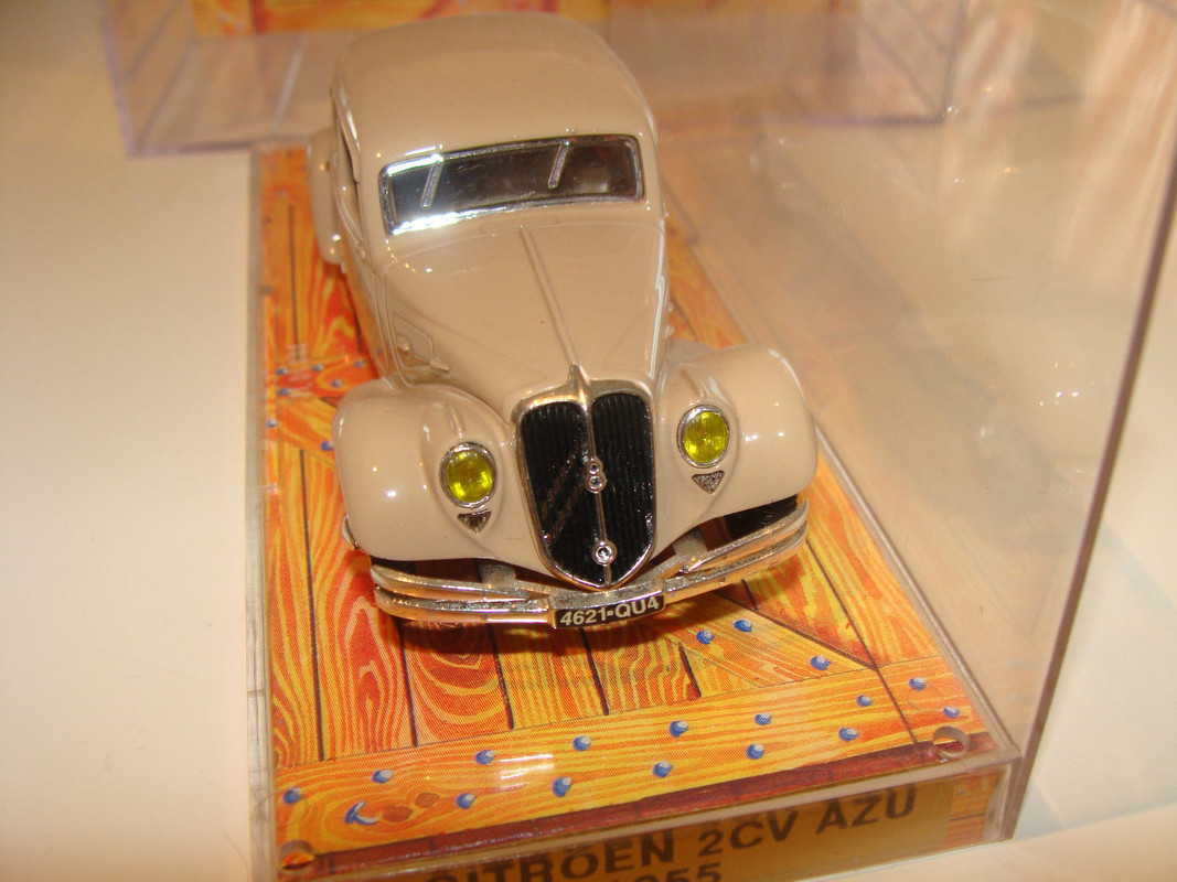 Norev - 22 cv Berline beige 1