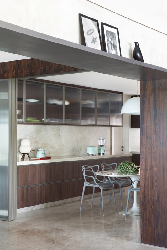 Bancada e Painel Matira Escovado — Arq. Ana Fiuza