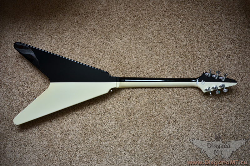 Epiphone_Flying_V_Black_and_White_exch_019